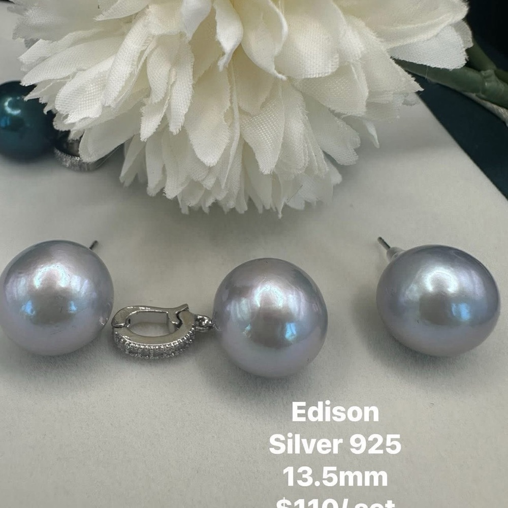 Authentic edison pearls set of earrings and pendant in silver 925 settings